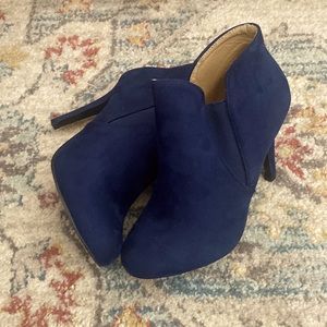Bella Marie Kendall Women's Chelsea style Round Toe Elastic Gore Ankle Booties